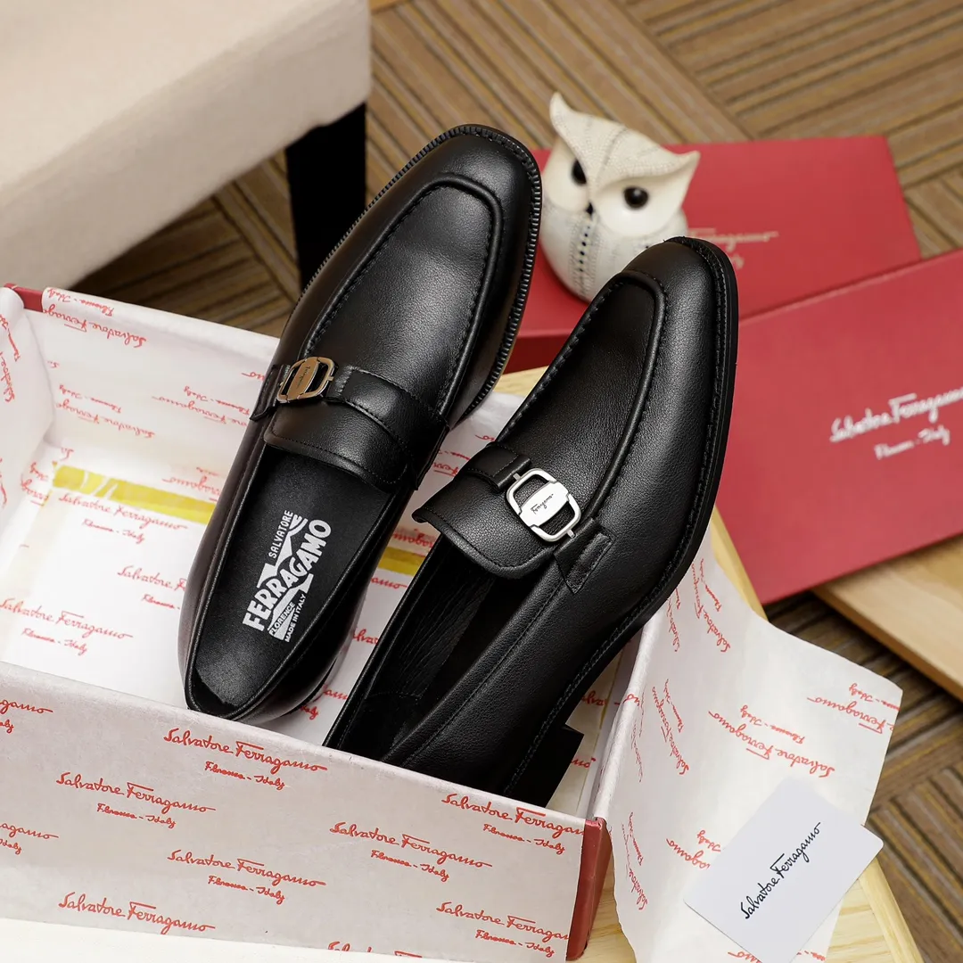 Factory price 420 🔥Ferragamo's new men's casual slip-on shoes🇨🇳Official website original 1:1 mold opening, original quality💯Fine workmanship, high-end luxury☘The upper is made of imported Italian first-layer cowhide🌴🐑leather lining🍓Rubber wear-resistant and non-slip outsole, breathable and comfortable to wear🍍The first choice for high-end men🍉Black, size 38-45